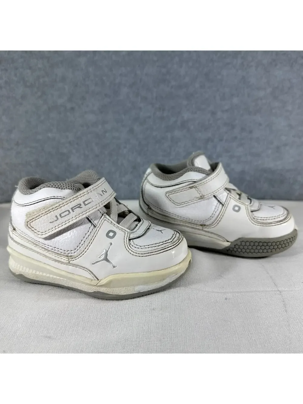 Nike Jordan Flight 23 White Infant Toddler 6C Elastic Sneaker